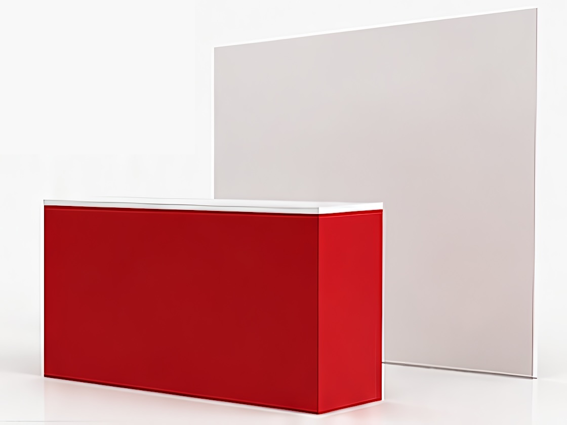 Comptoir rouge et cloison blanche